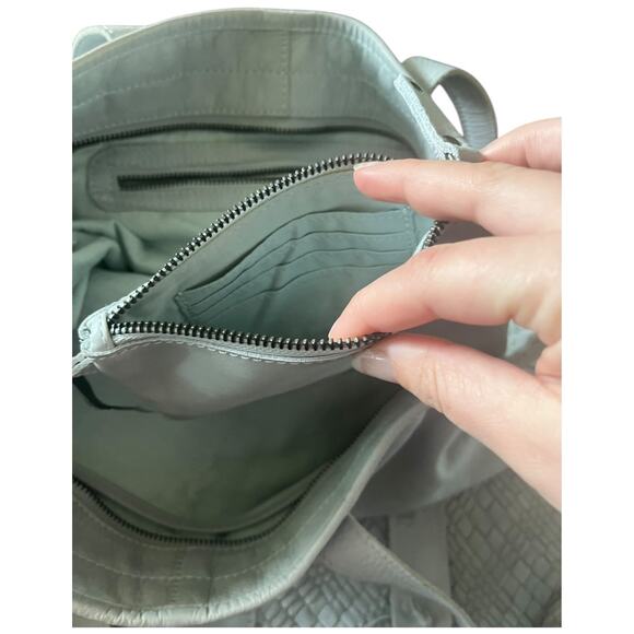 shoulder bag & wristlet gray taupe soft 100% leather zip closure no brand - Picture 7 of 9